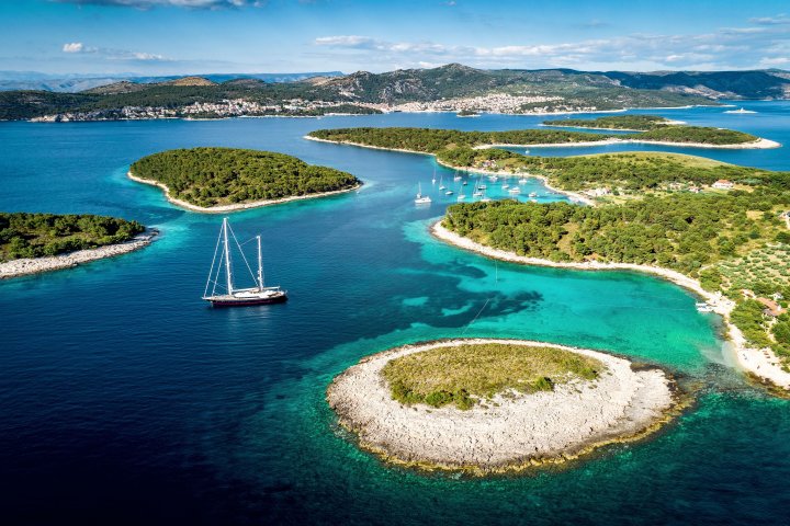 shutterstock_1810555702_sm.jpg